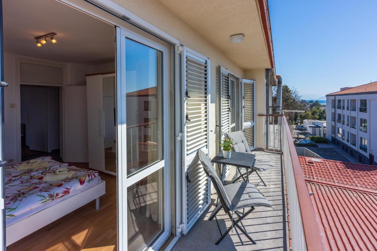 Apartment Mira "Pet Friendly" Цриквеница Экстерьер фото