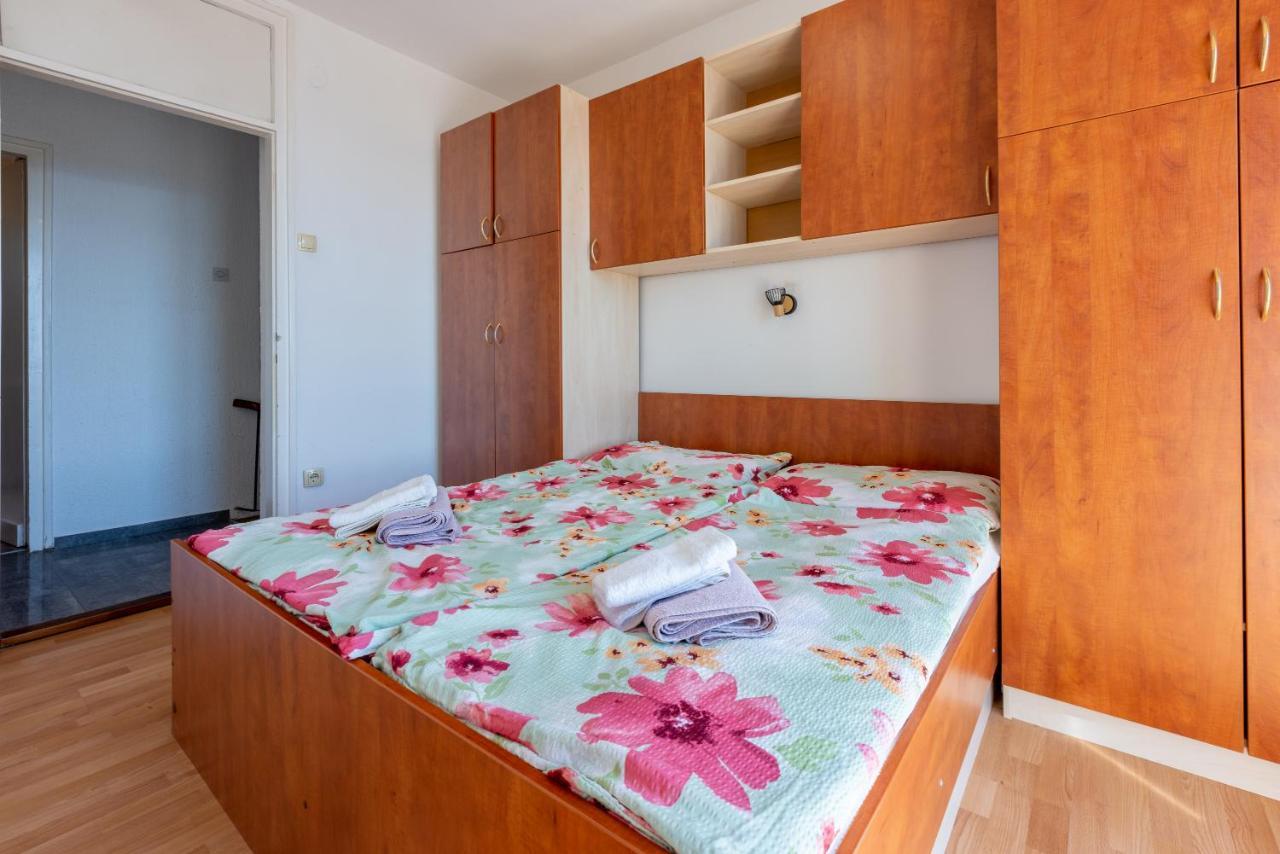 Apartment Mira "Pet Friendly" Цриквеница Экстерьер фото