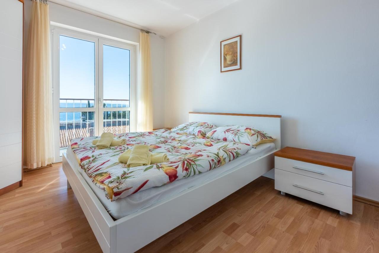Apartment Mira "Pet Friendly" Цриквеница Экстерьер фото